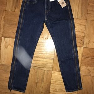 Levi’s Slim Straight Leg w/ zip fly